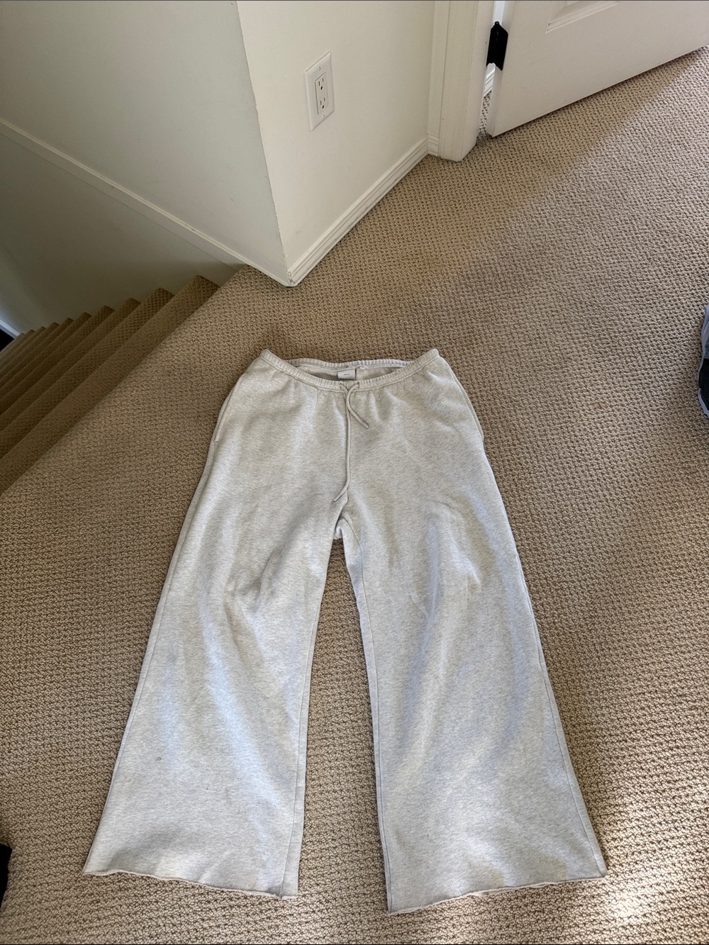light grey aritzia wide leg “flutter” style sweatpants size M